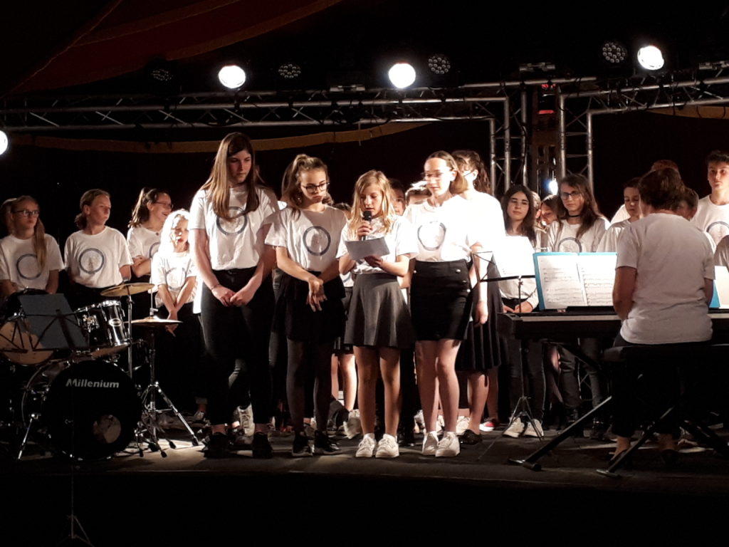 Représentation chorale et cirque Collège Eugène Lefebvre Corbie